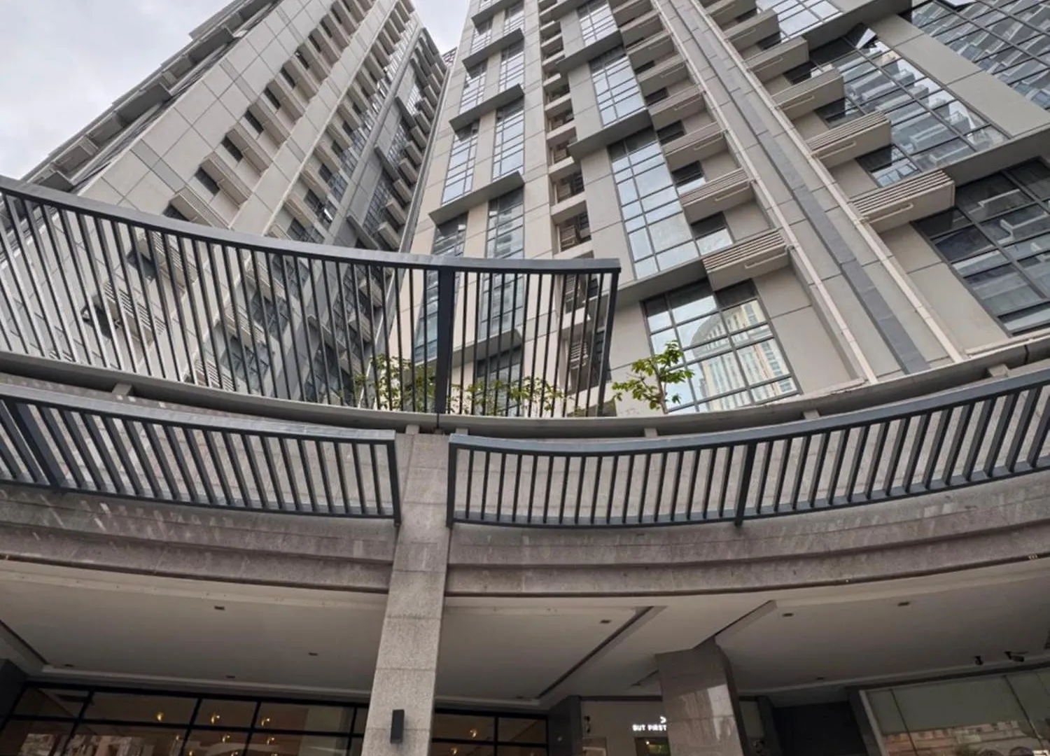 Apartment Condo In Mckinley Hill Taguig Manila Philippinen